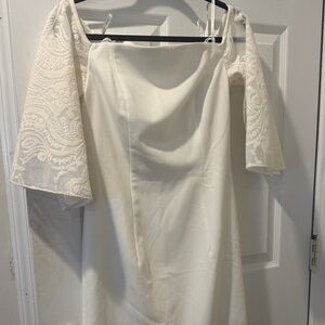 Black Halo Ivory Long Sleeve Dress